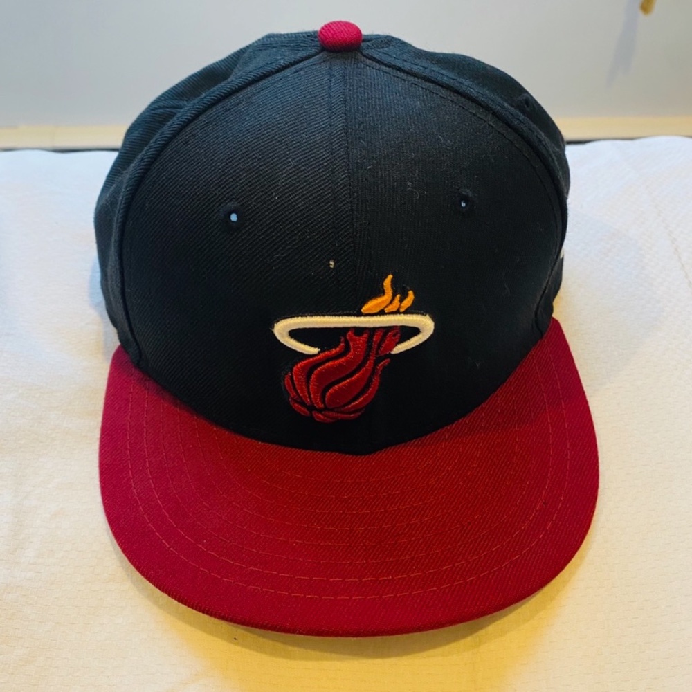 Adjustable Unisex NBA Miami Heat Snapback Hat